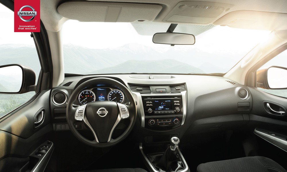 Nissan Frontier Campaña Blanca image