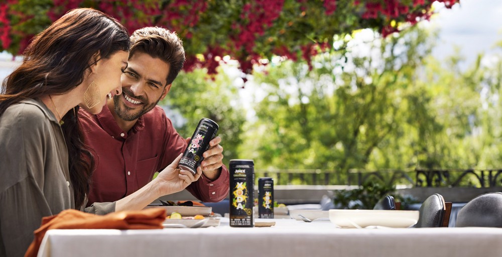 XODA lifestyle 2 image